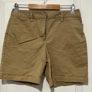 Lands End mid rise khaki shorts size 6 3/$20